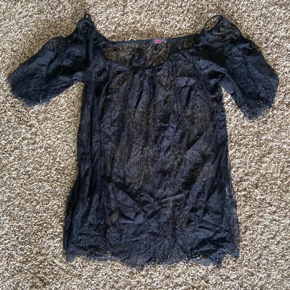 🎃 Chic Black Lace Off-Shoulder Blouse
